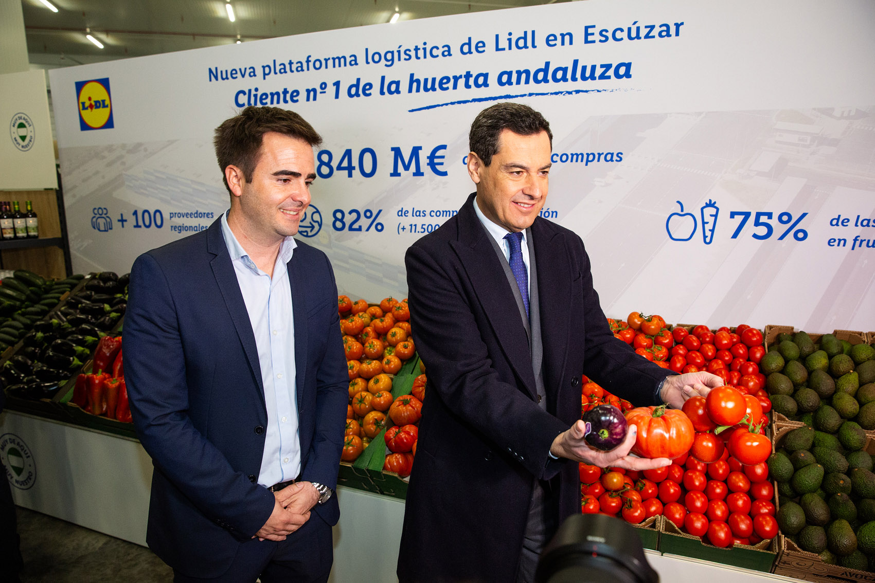 Moreno visita la nueva plataforma logística de Lidl en Escúzar - Granada  Economica