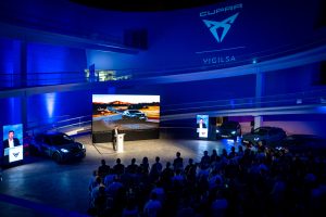 CUPRA Vigilsa conquista Granada con una espectacular puesta  en escena para presentar su nueva gama electrificada